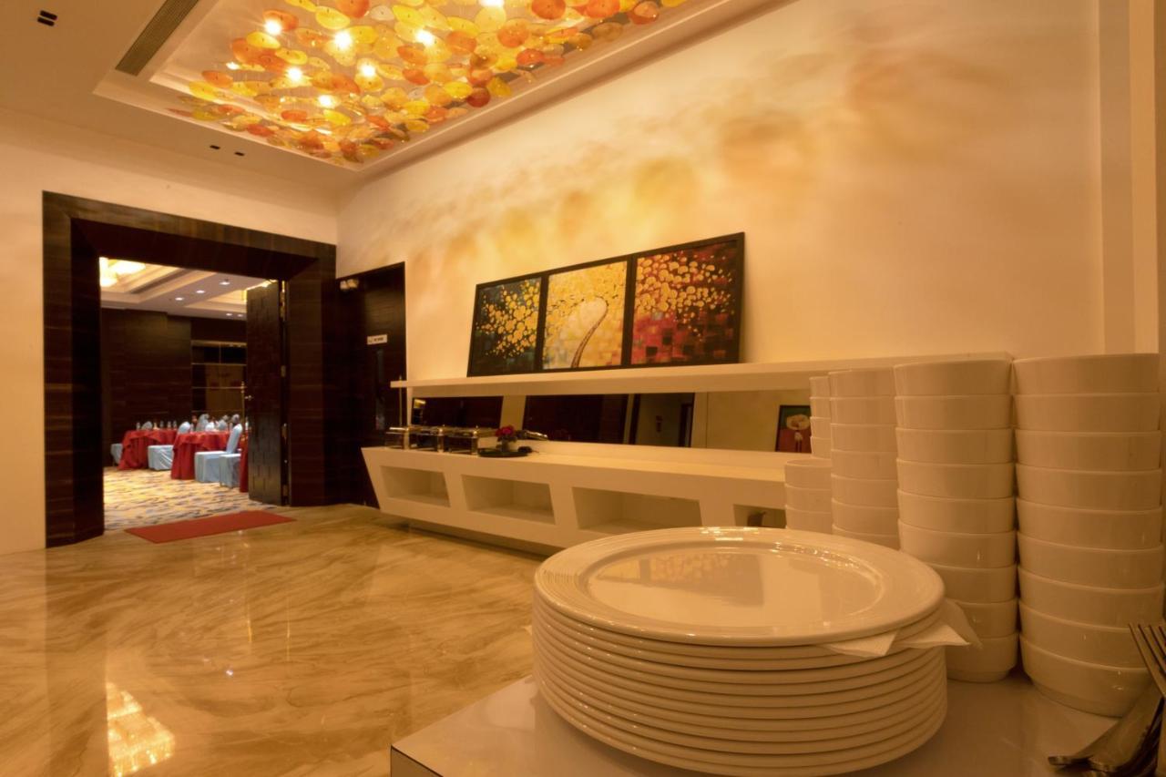 Hotel MBC Citadel Nashik Exterior foto